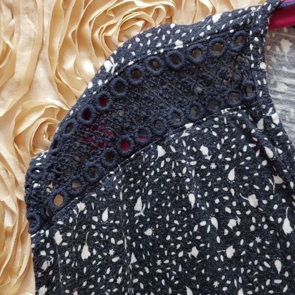 4/$20 😍Thyme Floral Blouse/Top 👚Add on item - Picture 4 of 8